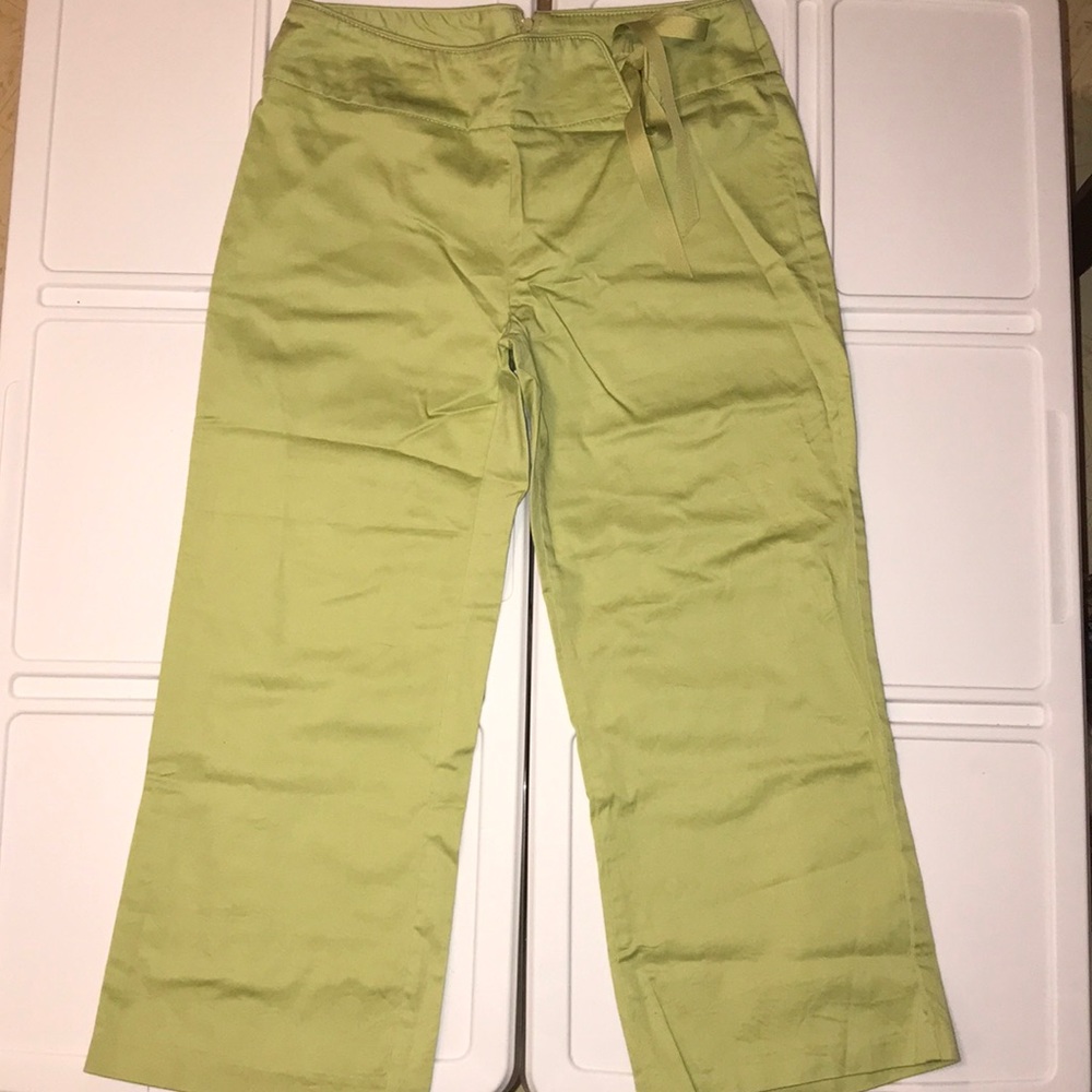 ⭐️EUC Studio Y Capris Pants